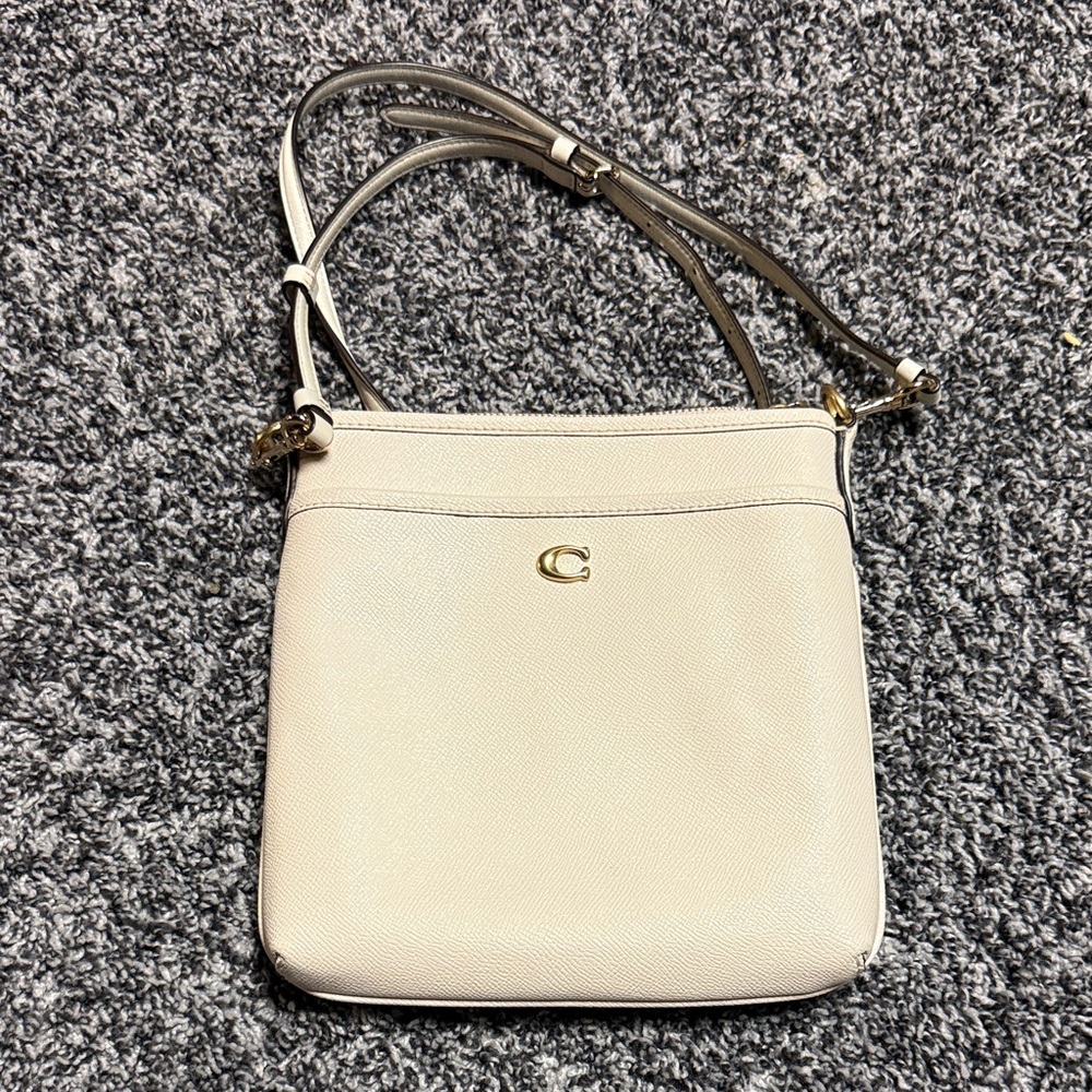 COACH Cream Leather Shoulder Bag